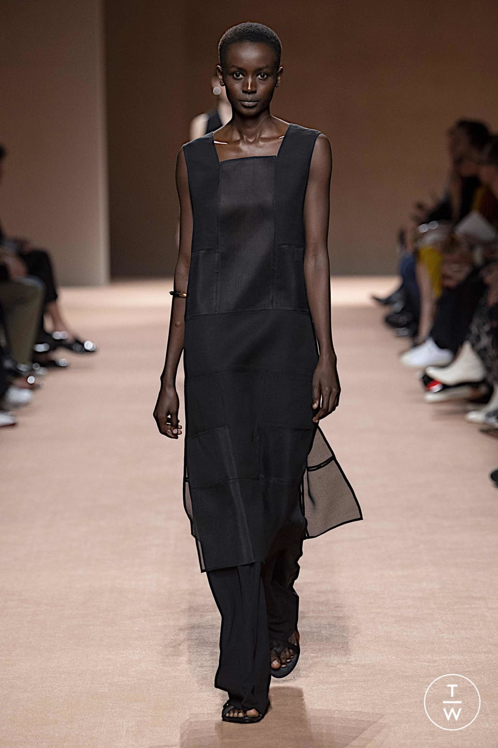 Fashion Week Paris Spring/Summer 2020 look 54 from the Hermès collection 女装
