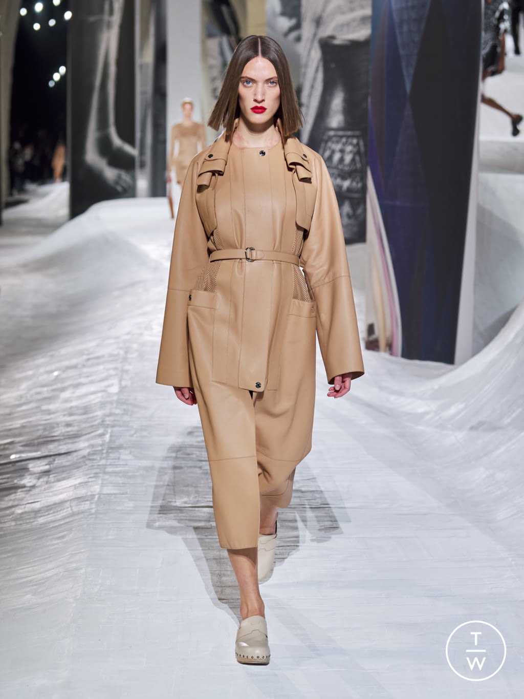 Fashion Week Paris Spring/Summer 2021 look 4 from the Hermès collection 女装