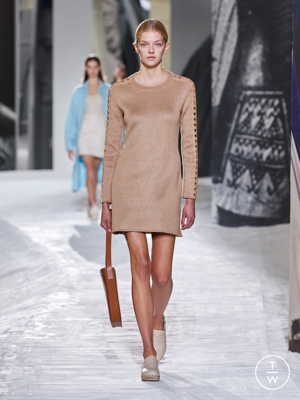 Fashion Week Paris Spring/Summer 2021 look 6 from the Hermès collection 女装