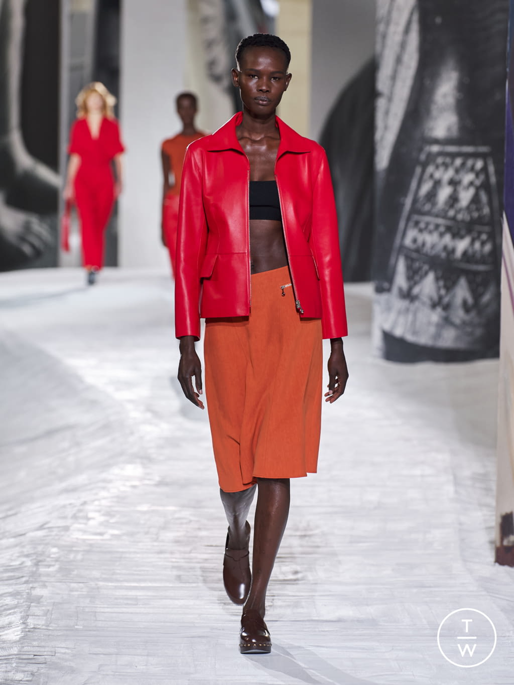 Fashion Week Paris Spring/Summer 2021 look 17 from the Hermès collection womenswear