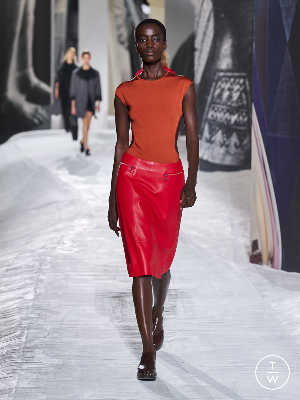 Fashion Week Paris Spring/Summer 2021 look 18 from the Hermès collection womenswear