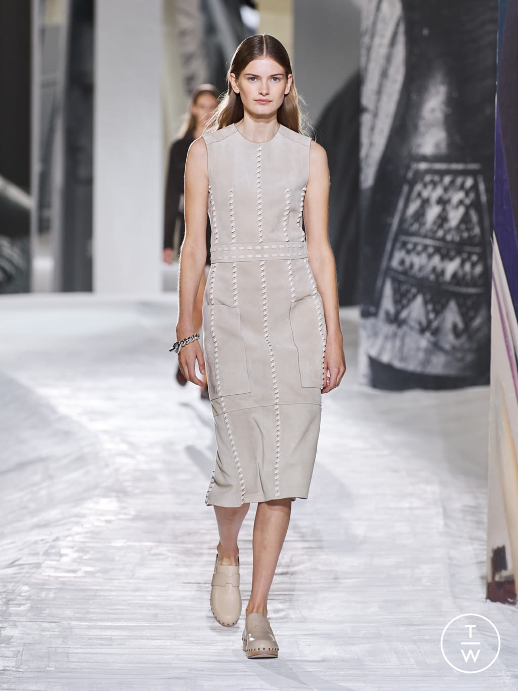 Fashion Week Paris Spring/Summer 2021 look 33 from the Hermès collection womenswear