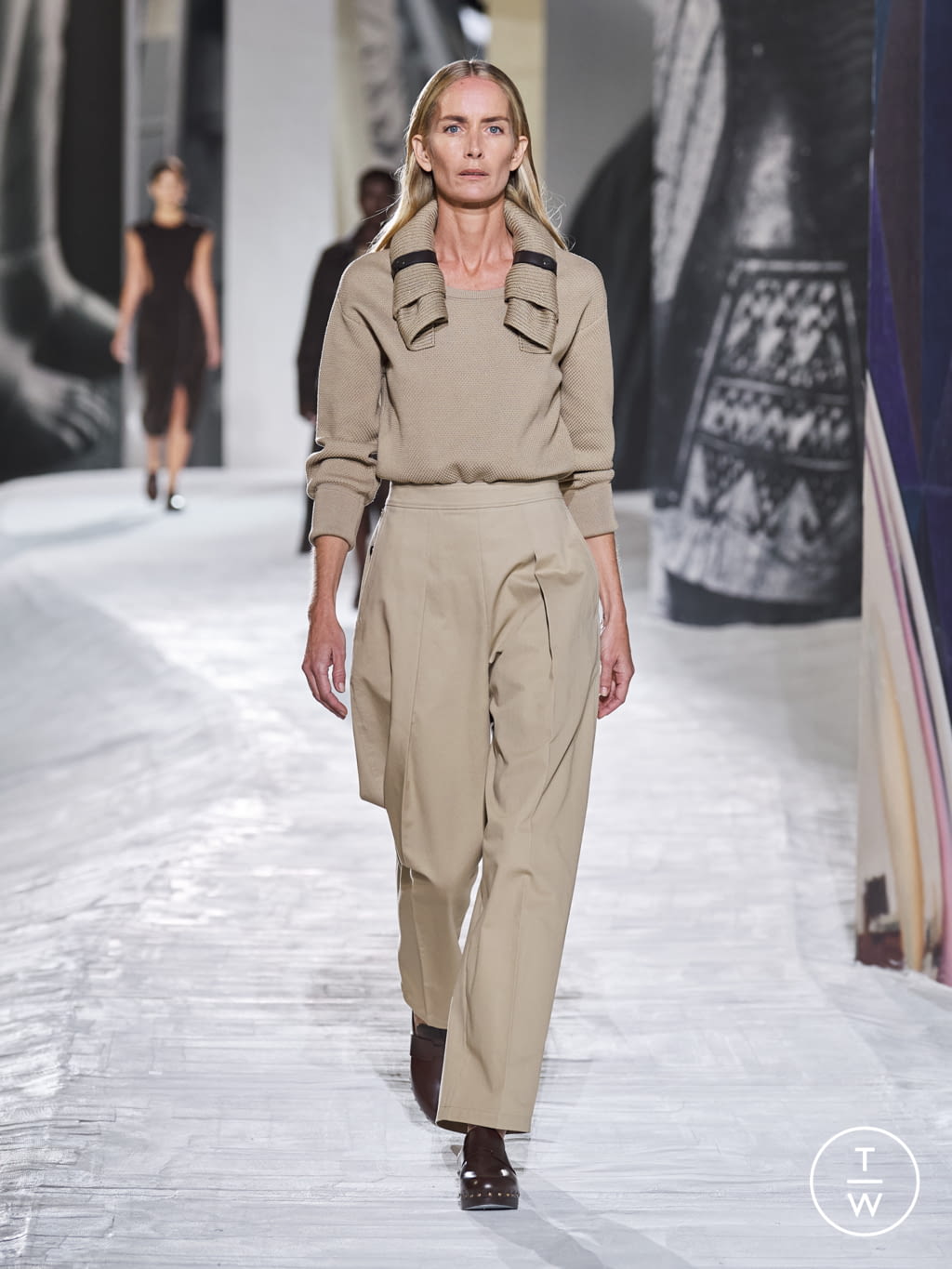 Fashion Week Paris Spring/Summer 2021 look 30 from the Hermès collection womenswear