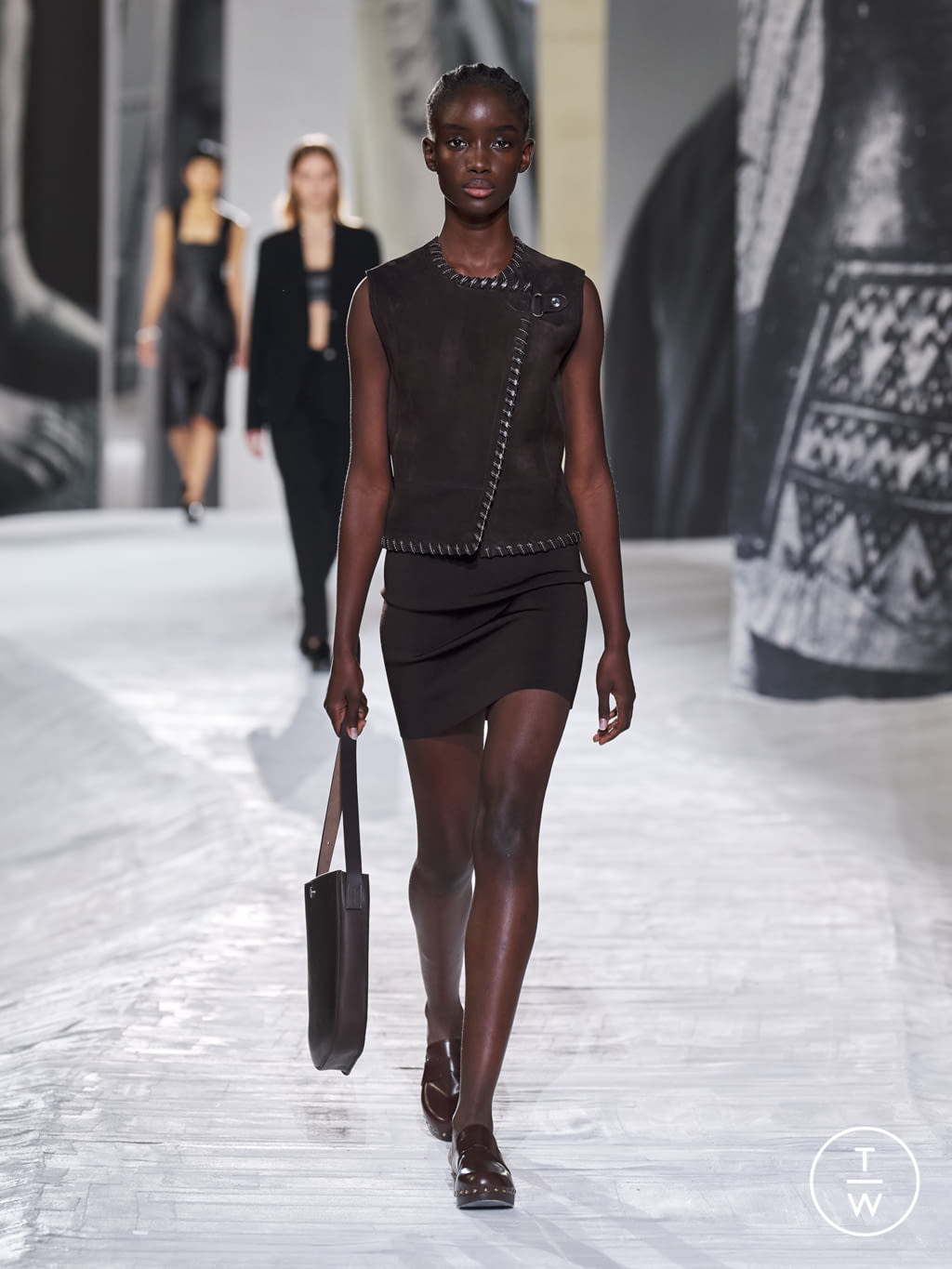 Fashion Week Paris Spring/Summer 2021 look 37 from the Hermès collection 女装
