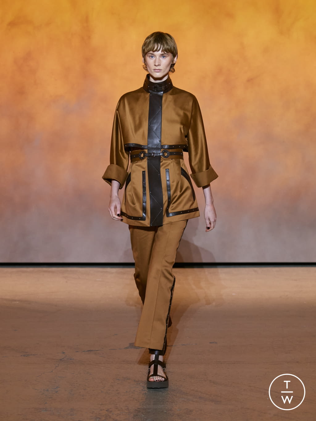 Fashion Week Paris Spring/Summer 2022 look 1 from the Hermès collection womenswear