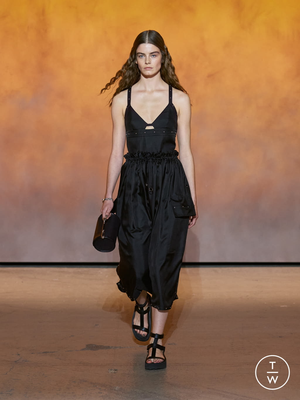 Fashion Week Paris Spring/Summer 2022 look 4 de la collection Hermès womenswear