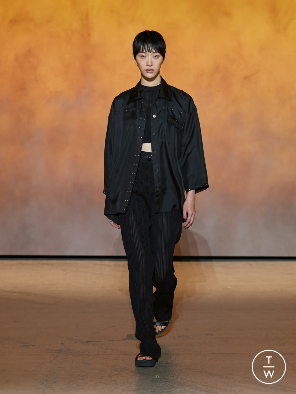 Fashion Week Paris Spring/Summer 2022 look 5 from the Hermès collection 女装