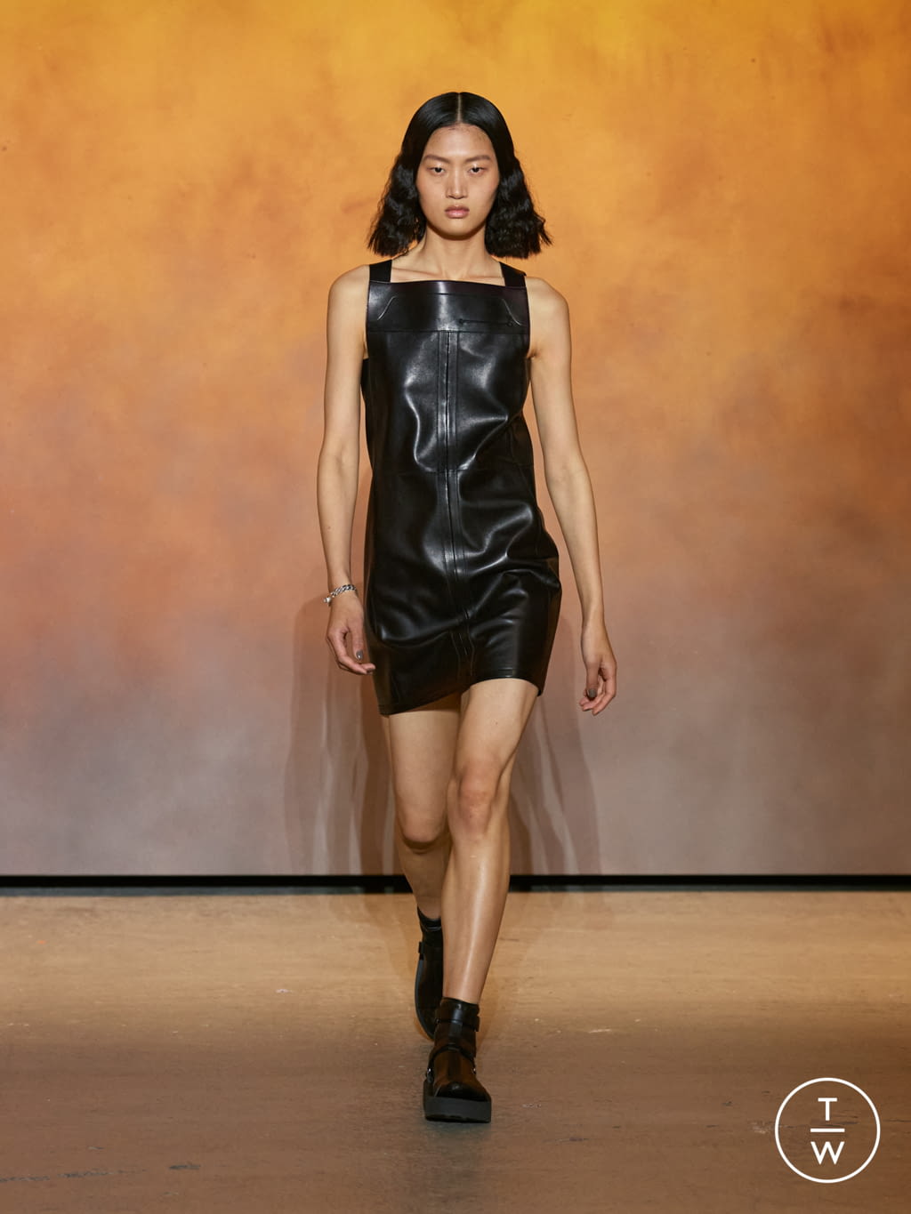 Fashion Week Paris Spring/Summer 2022 look 11 from the Hermès collection 女装