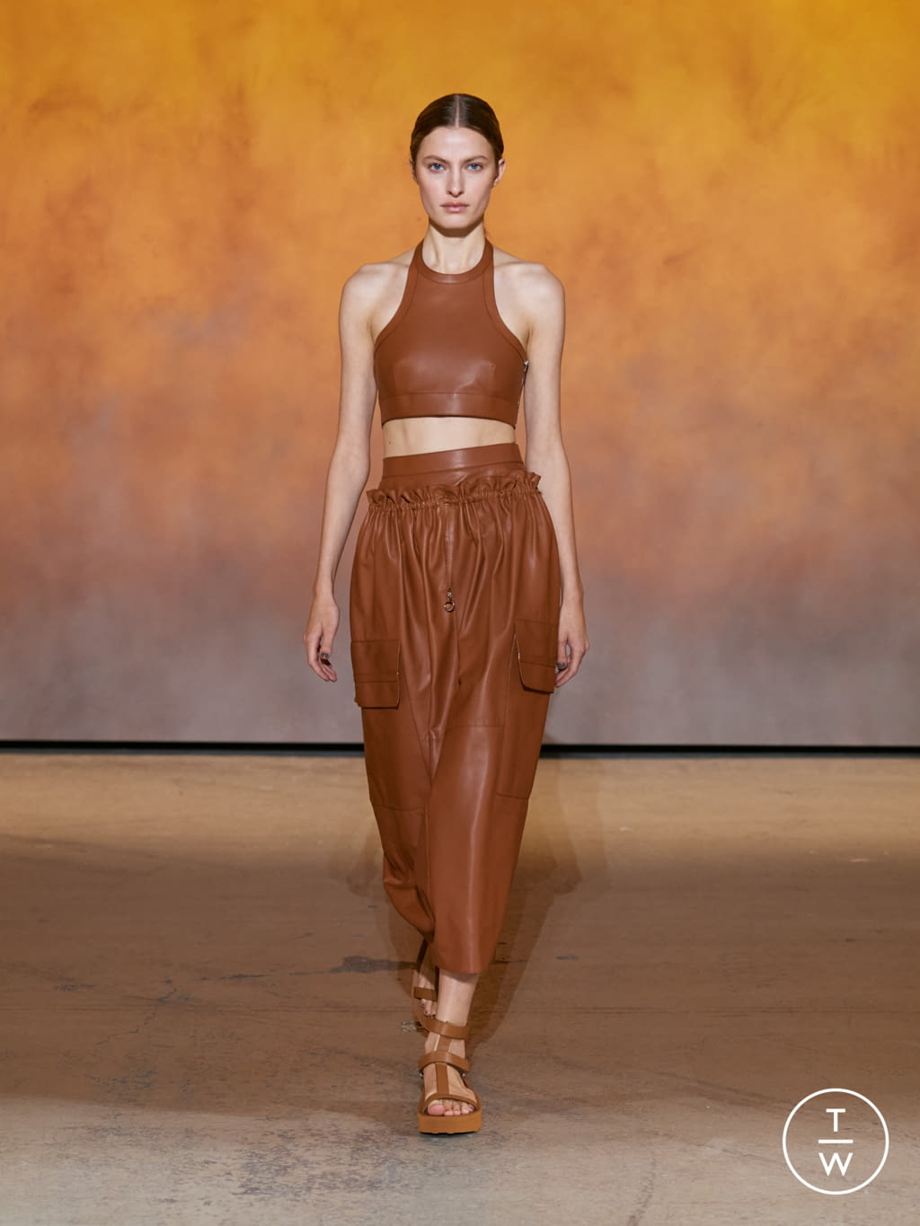 Fashion Week Paris Spring/Summer 2022 look 18 from the Hermès collection womenswear