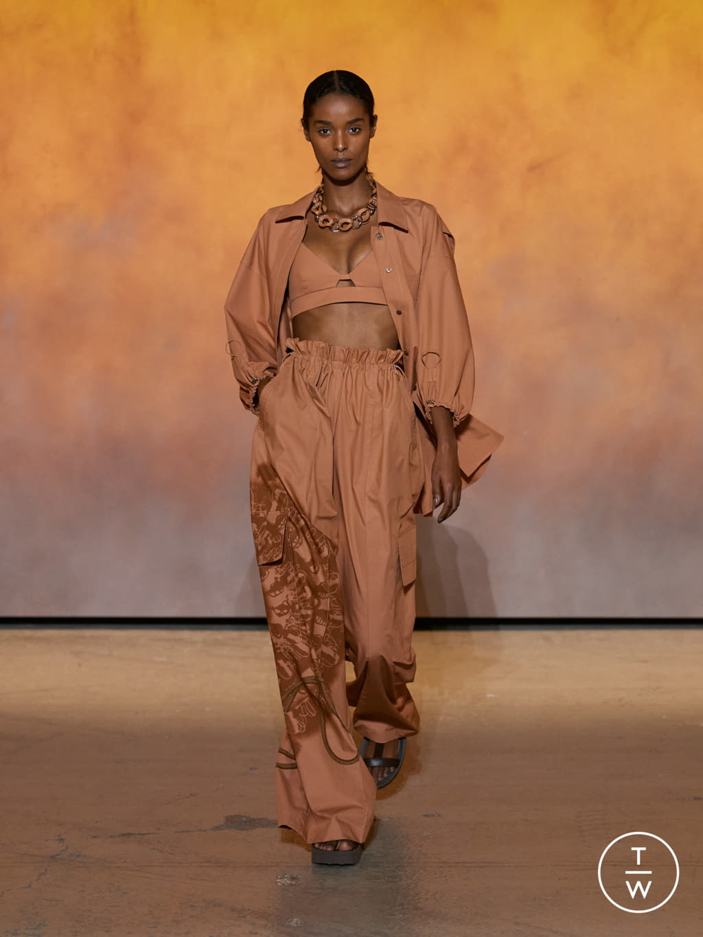 Fashion Week Paris Spring/Summer 2022 look 20 from the Hermès collection womenswear