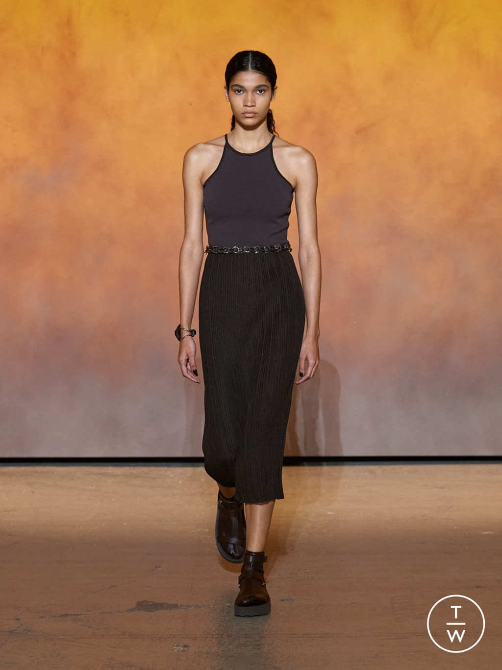 Fashion Week Paris Spring/Summer 2022 look 24 from the Hermès collection womenswear