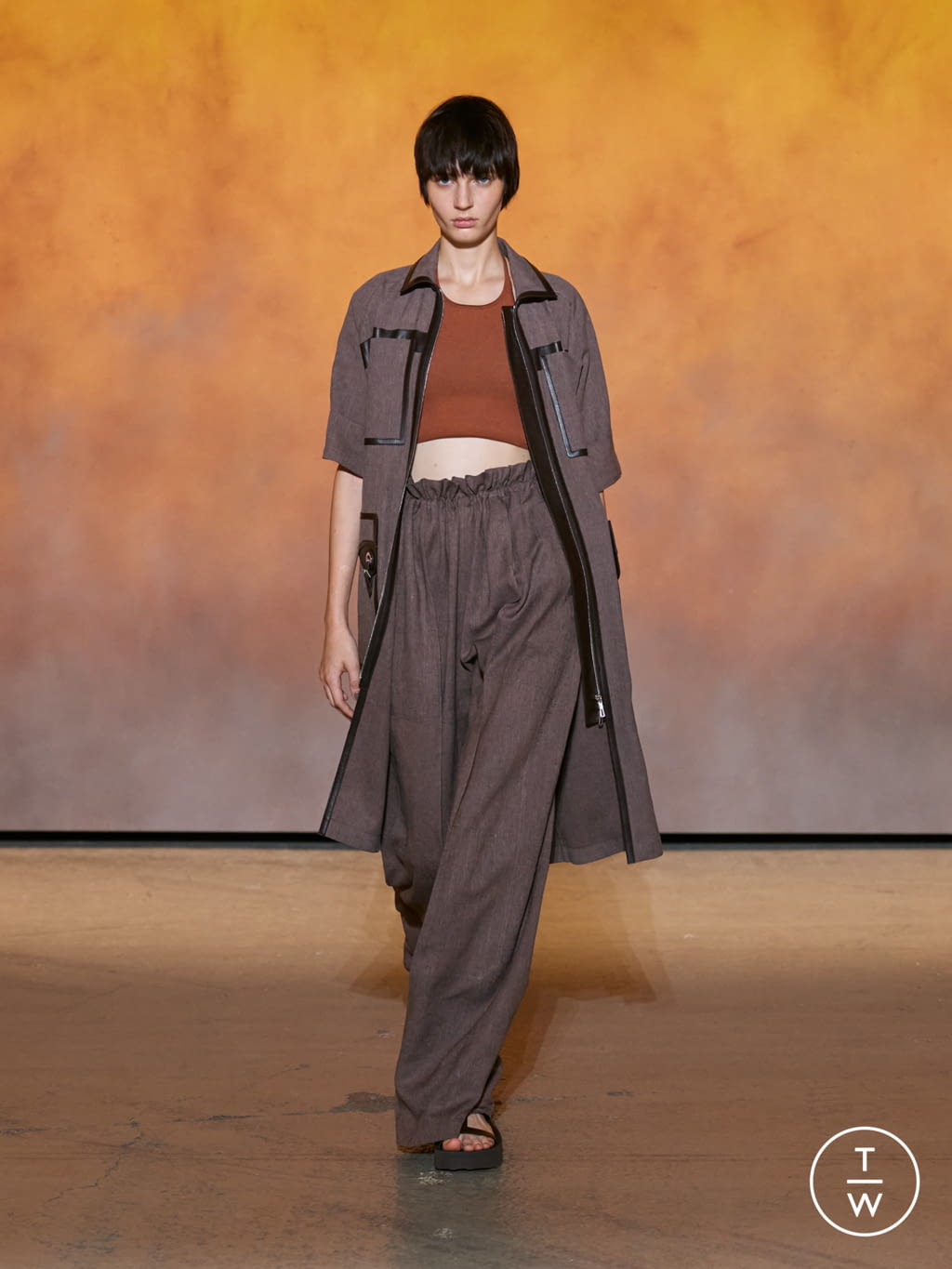 Fashion Week Paris Spring/Summer 2022 look 25 from the Hermès collection womenswear