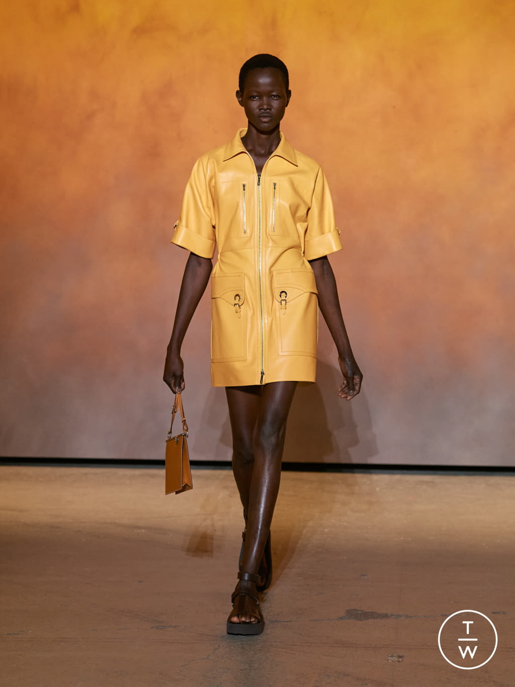 Fashion Week Paris Spring/Summer 2022 look 30 from the Hermès collection 女装