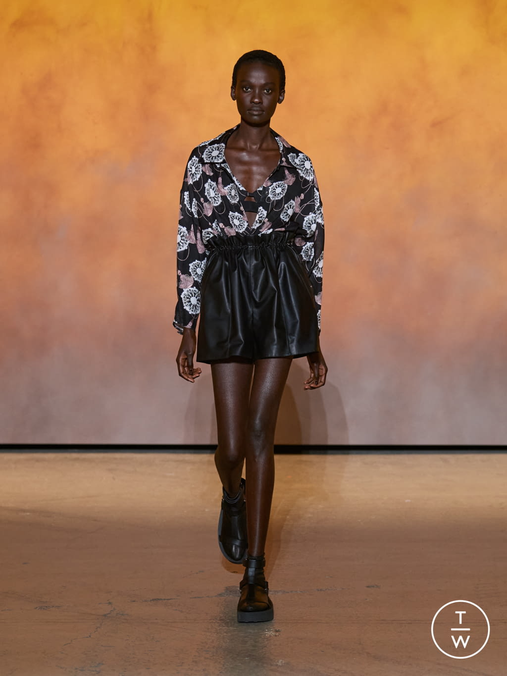 Fashion Week Paris Spring/Summer 2022 look 41 from the Hermès collection womenswear