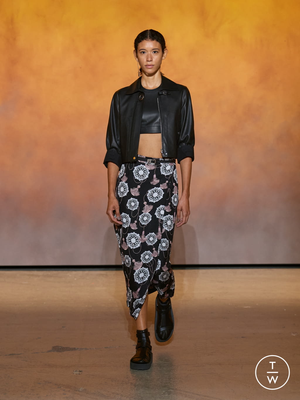 Fashion Week Paris Spring/Summer 2022 look 42 from the Hermès collection womenswear