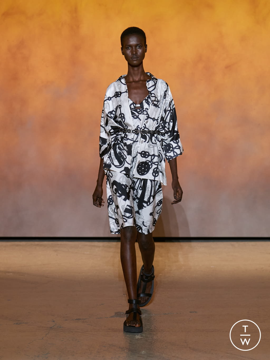 Fashion Week Paris Spring/Summer 2022 look 46 from the Hermès collection 女装