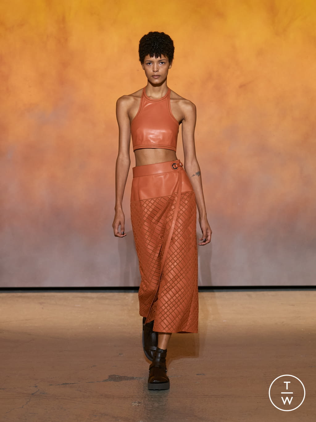Fashion Week Paris Spring/Summer 2022 look 52 from the Hermès collection 女装