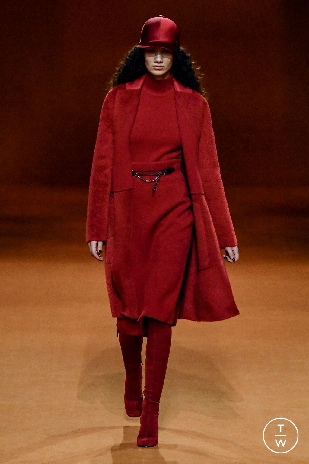 Fashion Week Paris Fall/Winter 2023 look 2 from the Hermès collection womenswear