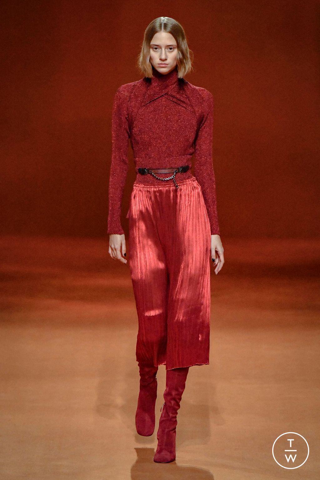 Fashion Week Paris Fall/Winter 2023 look 4 from the Hermès collection 女装
