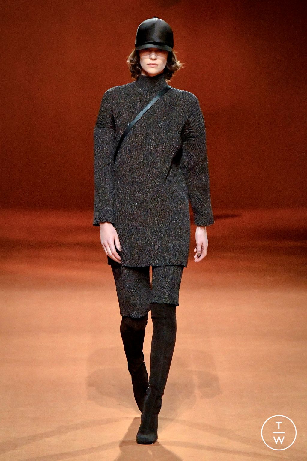 Fashion Week Paris Fall/Winter 2023 look 16 from the Hermès collection 女装