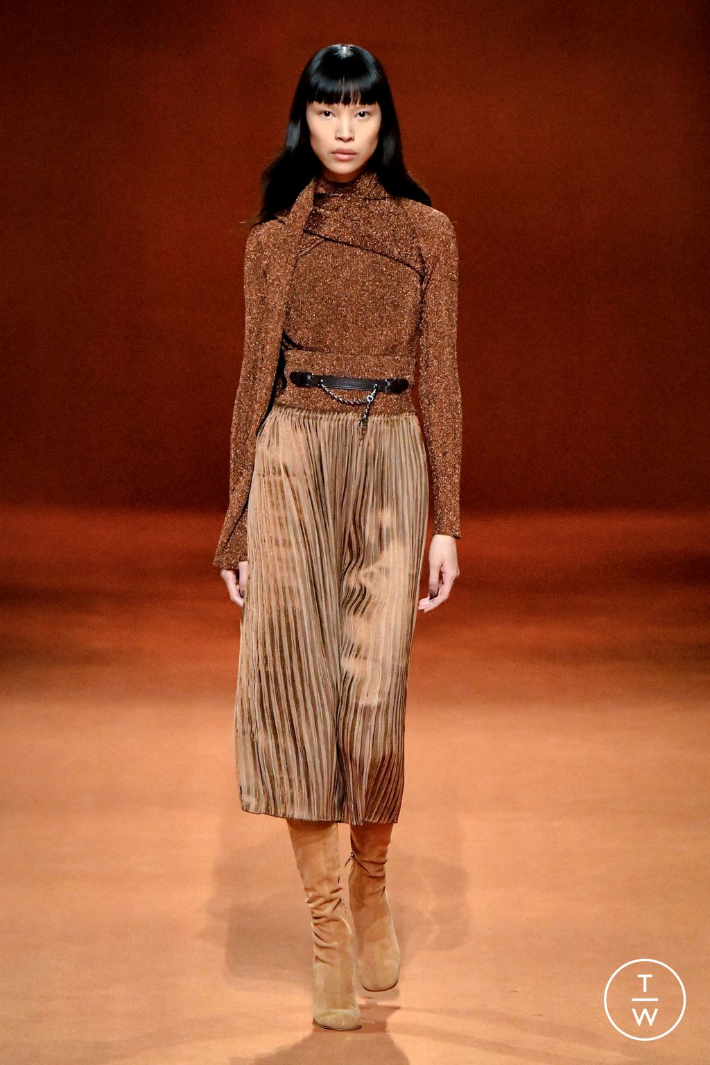 Fashion Week Paris Fall/Winter 2023 look 20 from the Hermès collection 女装