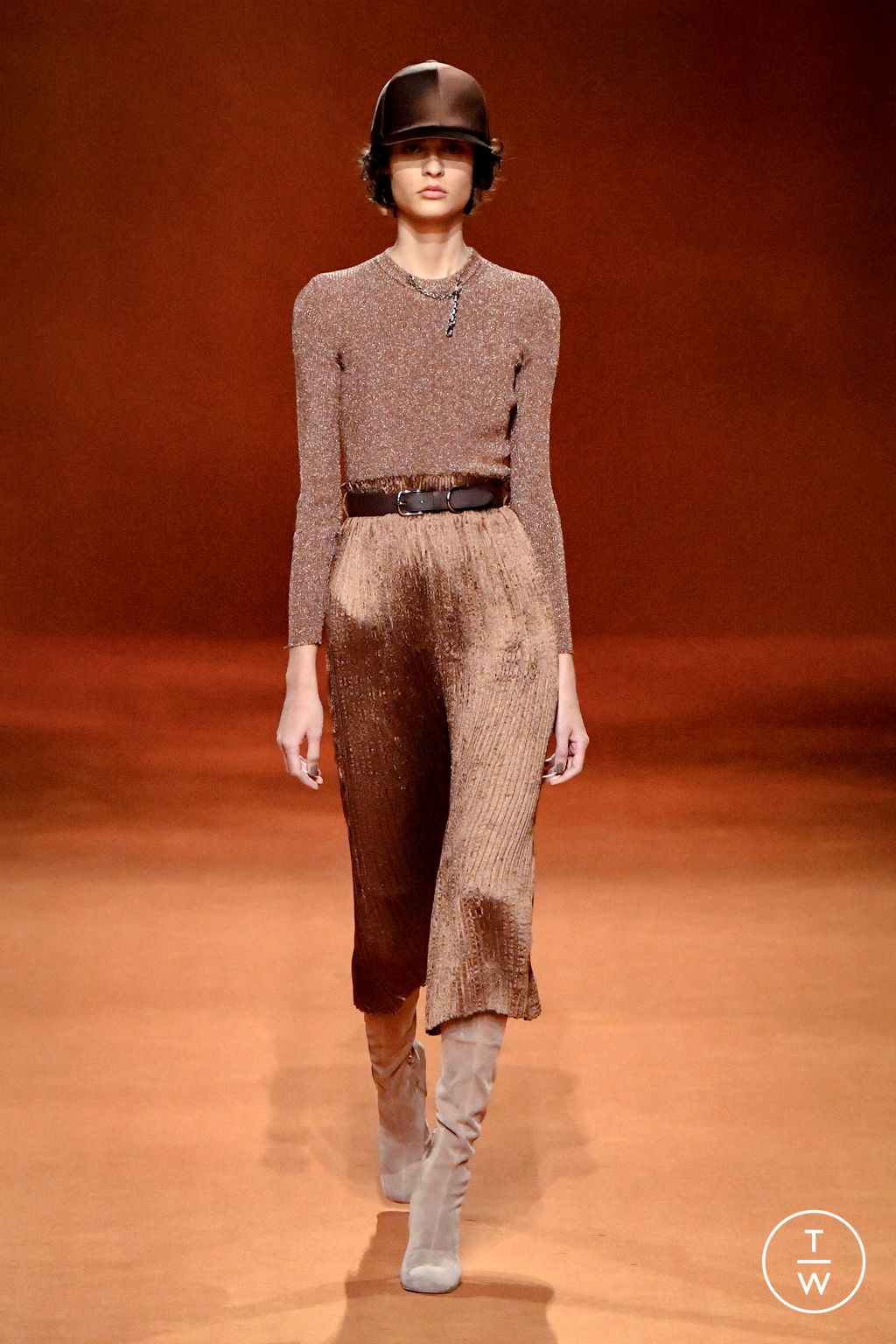Fashion Week Paris Fall/Winter 2023 look 23 from the Hermès collection womenswear