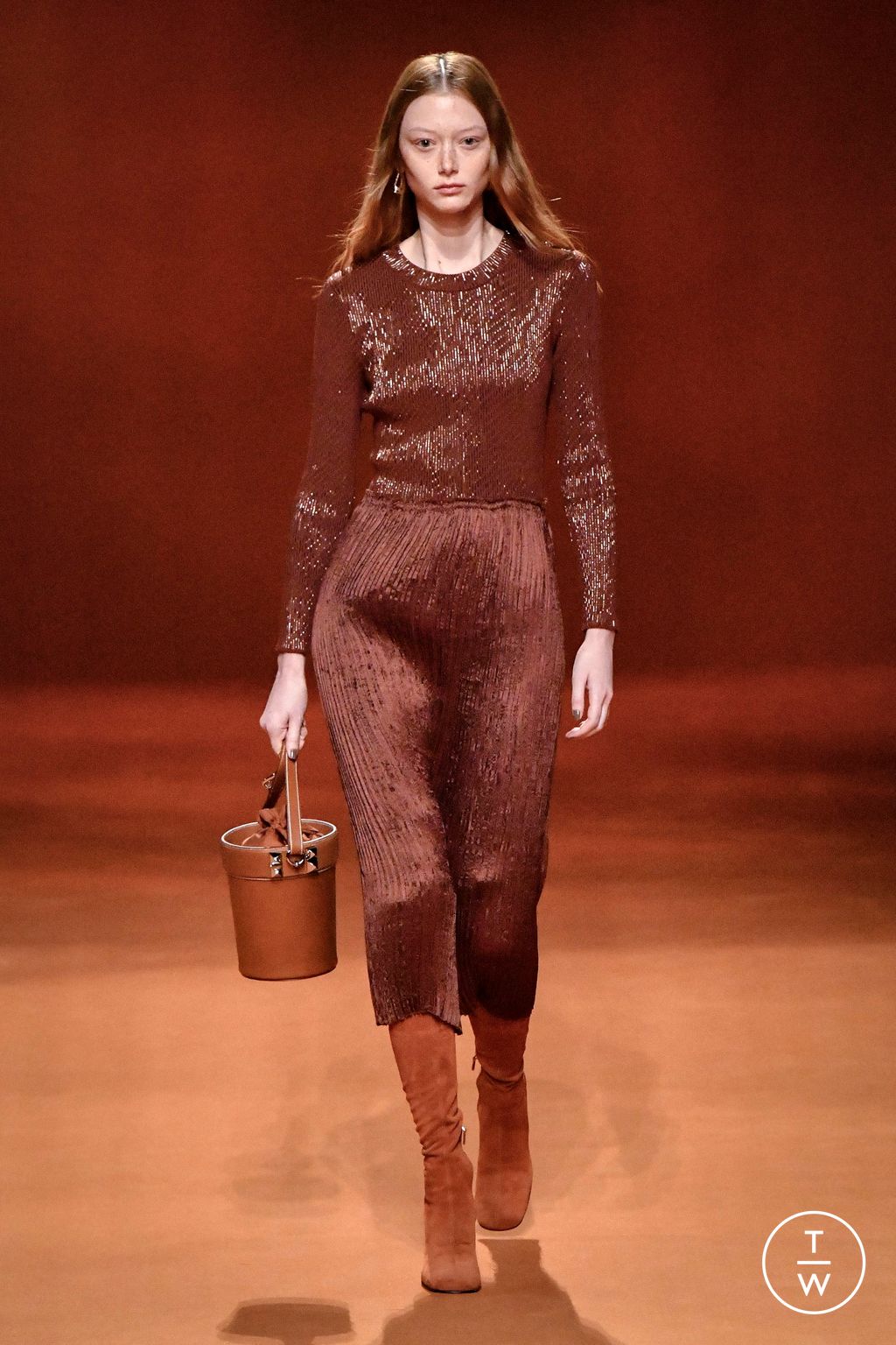 Fashion Week Paris Fall/Winter 2023 look 57 from the Hermès collection womenswear