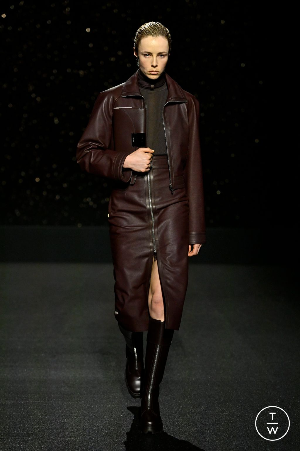 Fashion Week Paris Fall/Winter 2024 look 1 de la collection Hermès womenswear