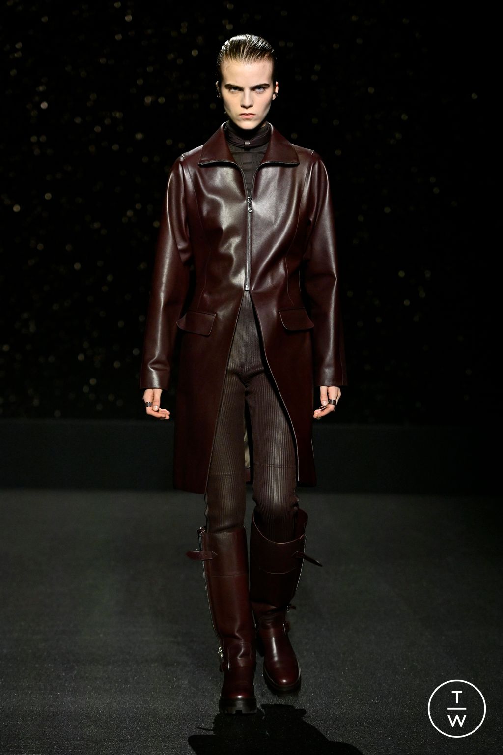 Fashion Week Paris Fall/Winter 2024 look 2 de la collection Hermès womenswear