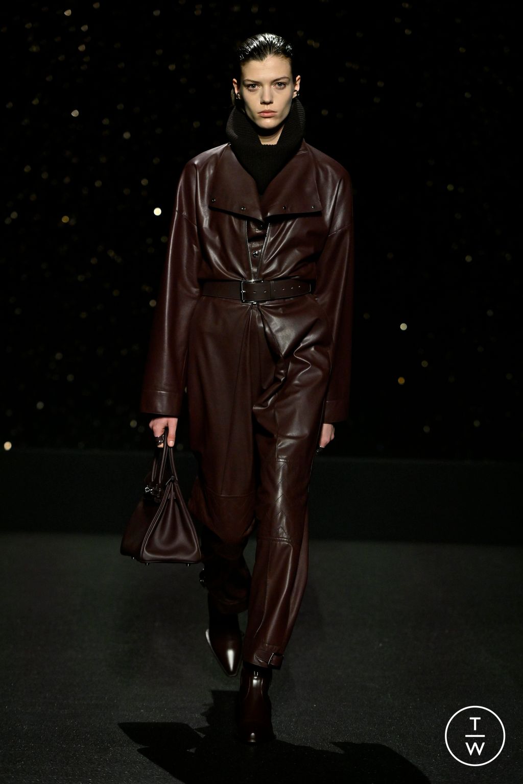 Fashion Week Paris Fall/Winter 2024 look 3 from the Hermès collection womenswear