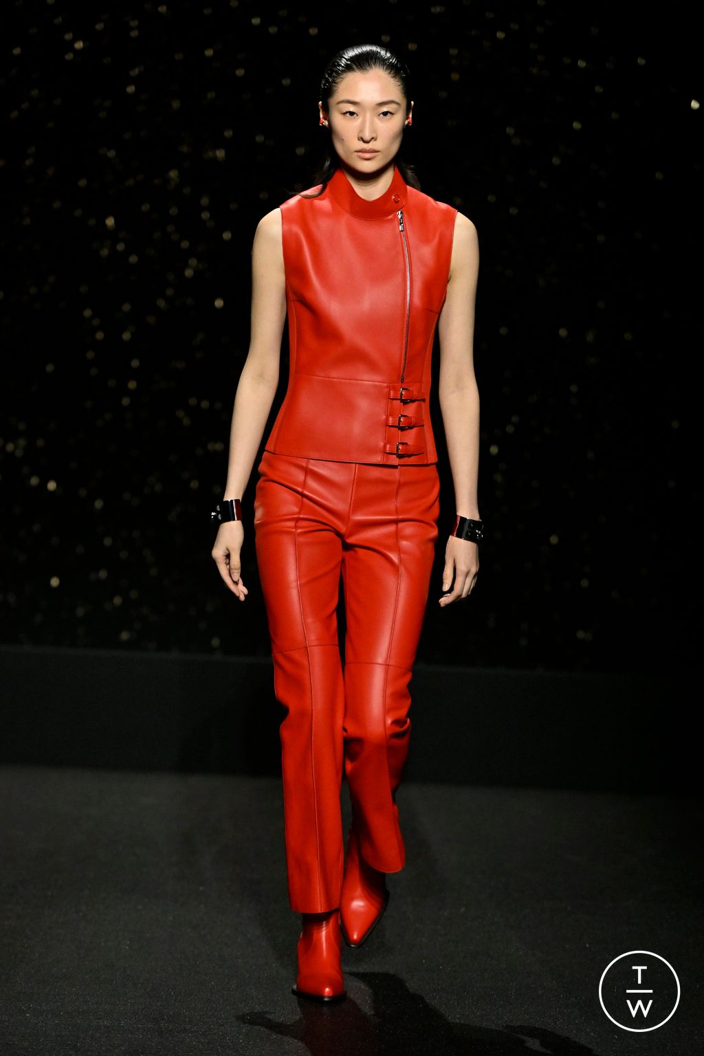 Fashion Week Paris Fall/Winter 2024 look 7 from the Hermès collection 女装