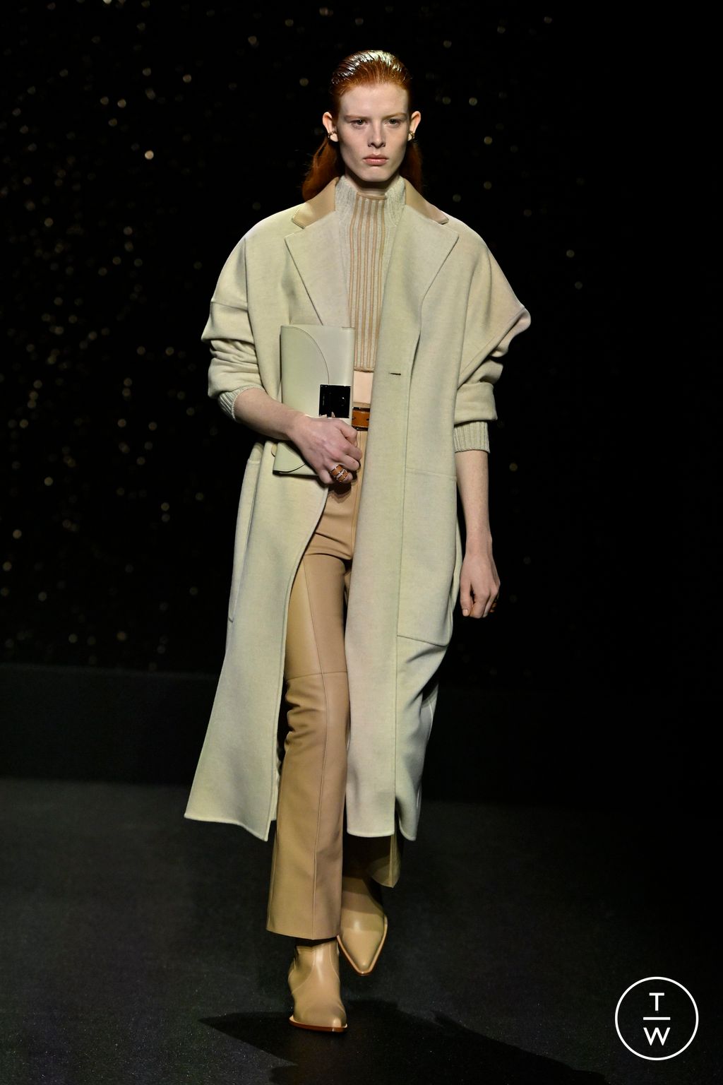 Fashion Week Paris Fall/Winter 2024 look 41 from the Hermès collection 女装