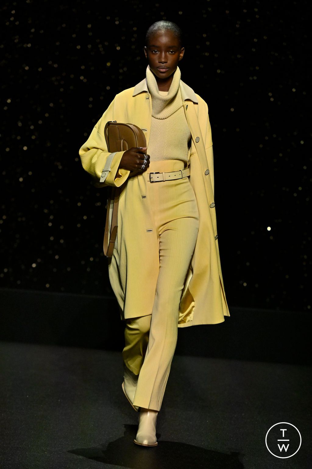 Fashion Week Paris Fall/Winter 2024 look 44 from the Hermès collection 女装