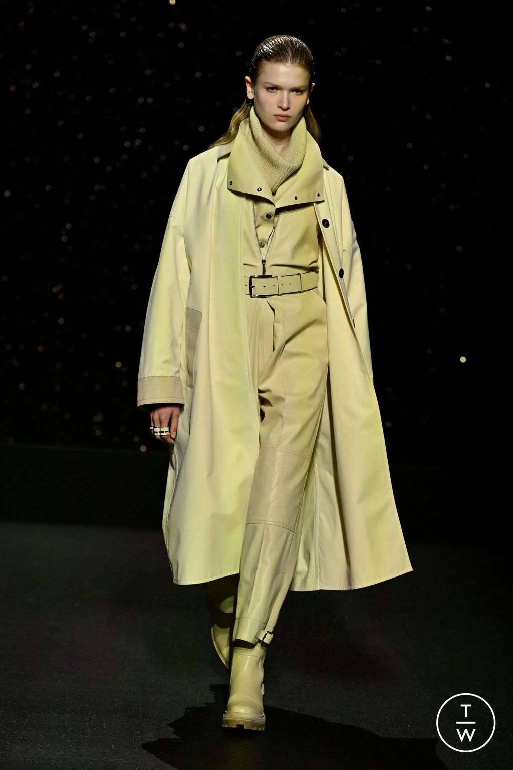 Fashion Week Paris Fall/Winter 2024 look 46 from the Hermès collection 女装