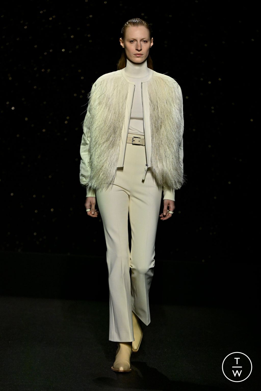 Fashion Week Paris Fall/Winter 2024 look 47 from the Hermès collection 女装