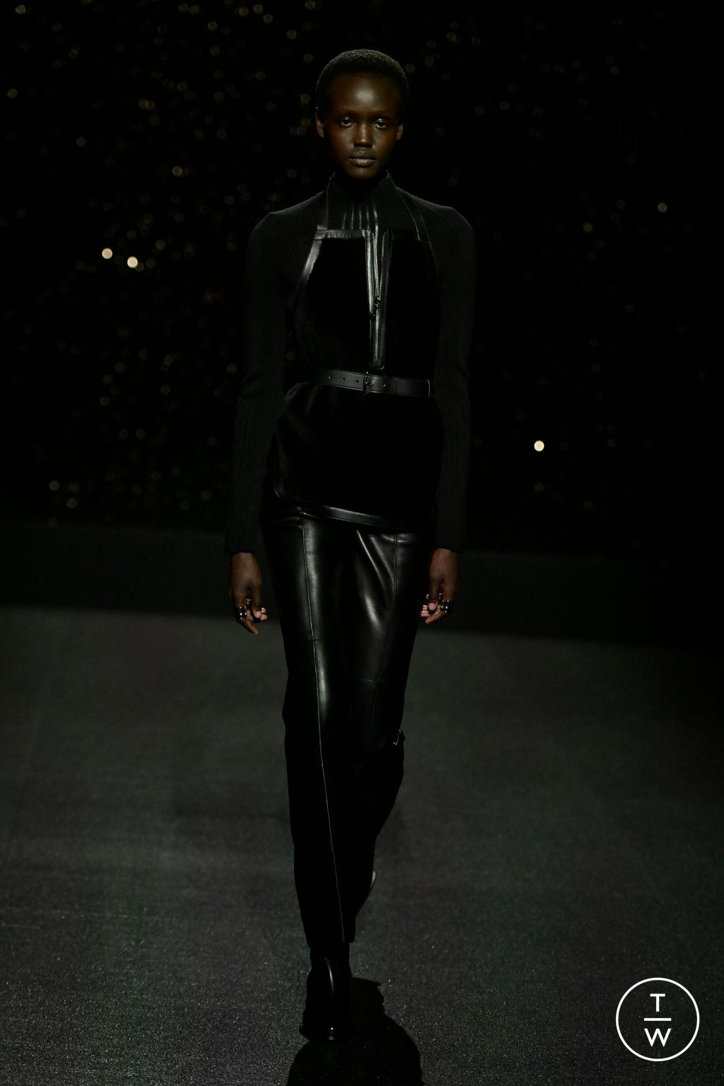 Fashion Week Paris Fall/Winter 2024 look 48 from the Hermès collection 女装