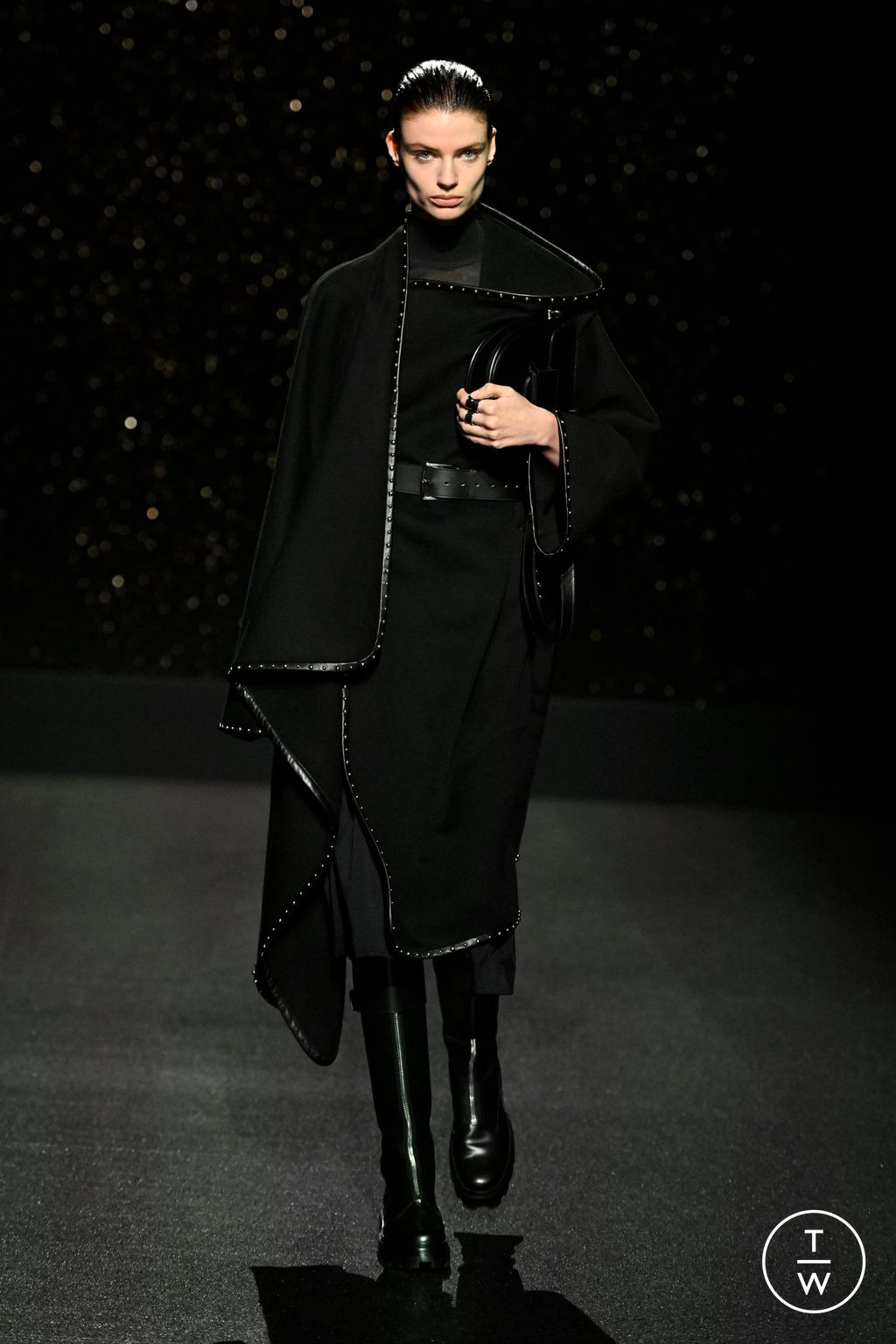 Fashion Week Paris Fall/Winter 2024 look 49 from the Hermès collection womenswear