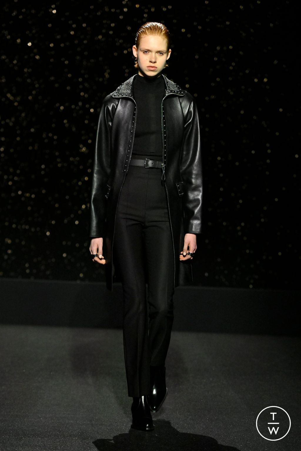 Fashion Week Paris Fall/Winter 2024 look 53 from the Hermès collection 女装