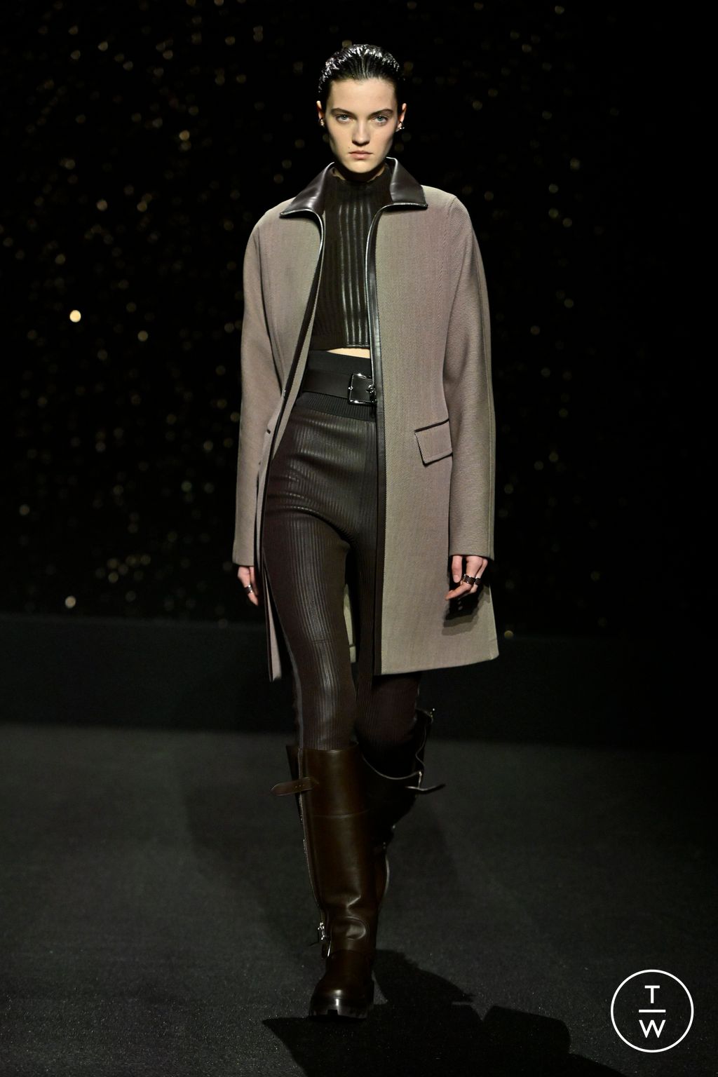 Fashion Week Paris Fall/Winter 2024 look 18 de la collection Hermès womenswear