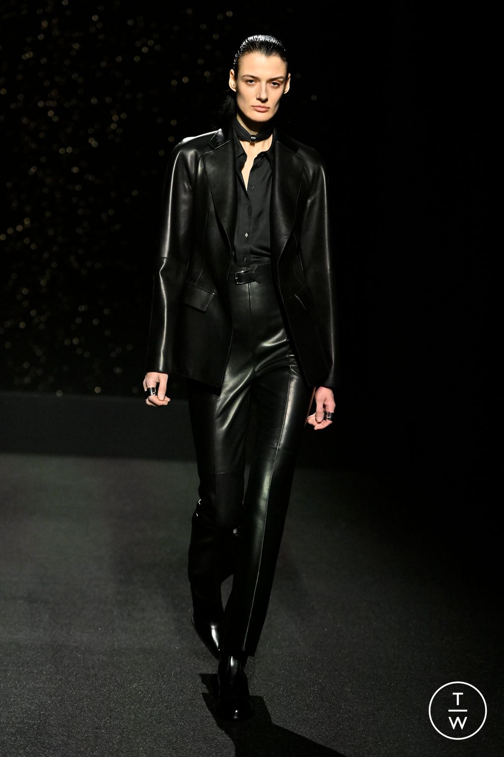 Fashion Week Paris Fall/Winter 2024 look 56 from the Hermès collection 女装