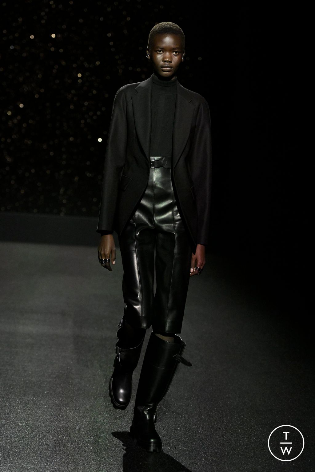 Fashion Week Paris Fall/Winter 2024 look 59 from the Hermès collection 女装