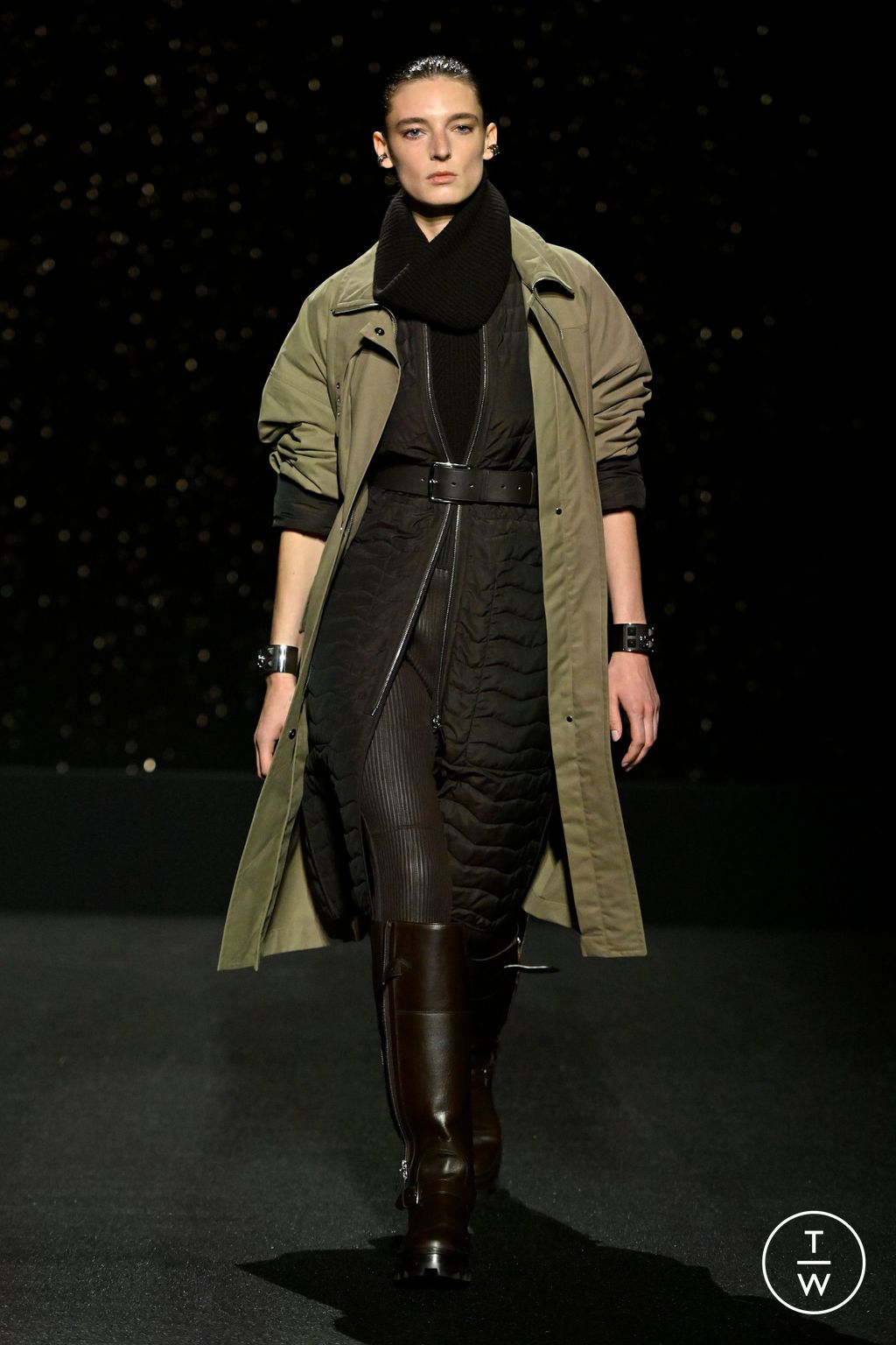 Fashion Week Paris Fall/Winter 2024 look 20 de la collection Hermès womenswear