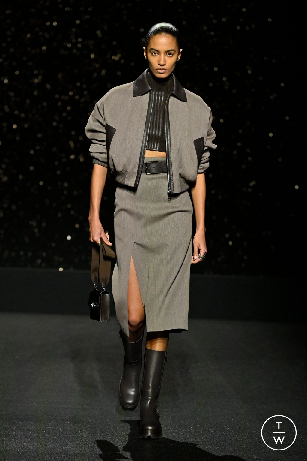 Fashion Week Paris Fall/Winter 2024 look 28 from the Hermès collection 女装