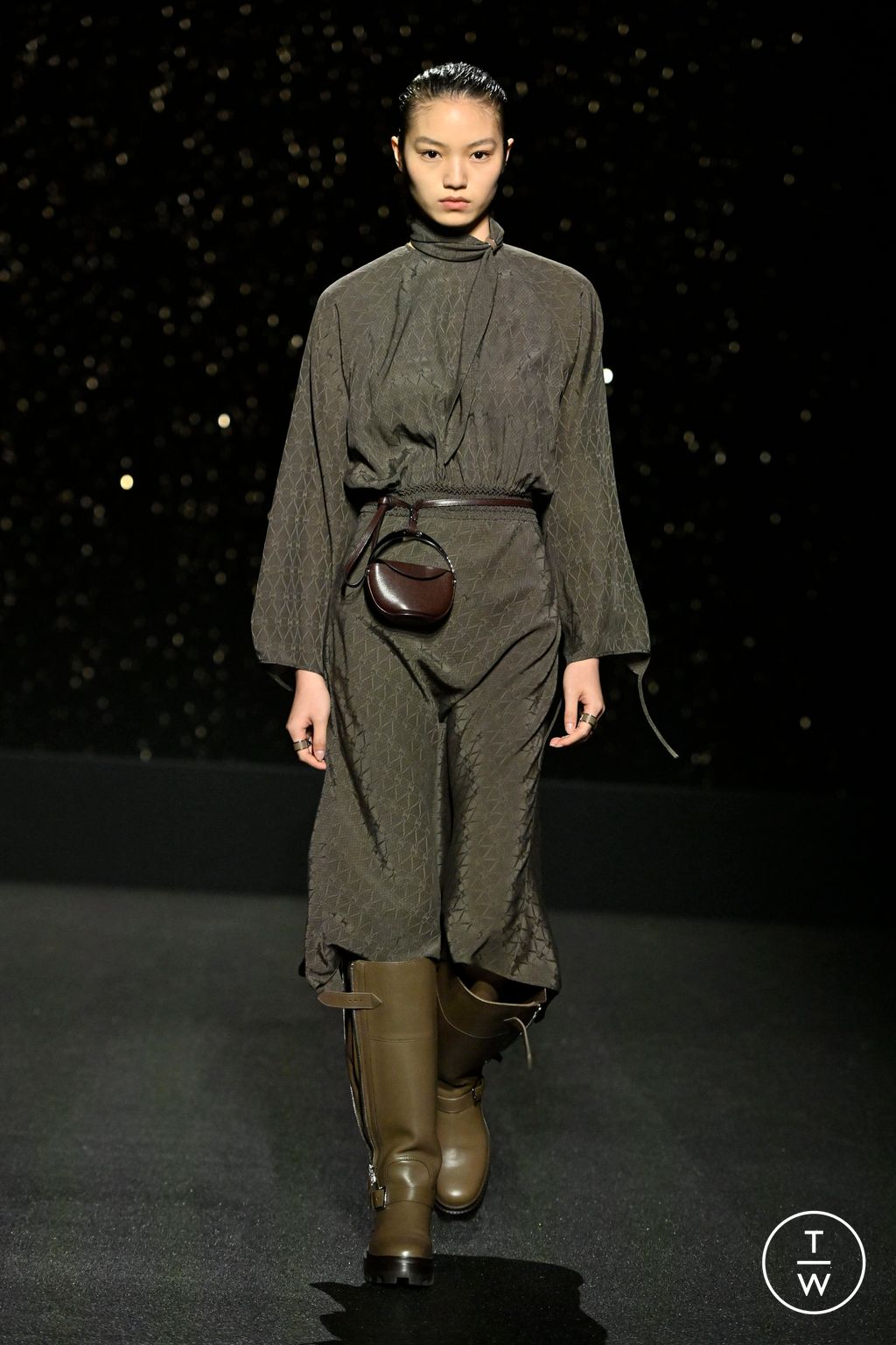 Fashion Week Paris Fall/Winter 2024 look 29 de la collection Hermès womenswear