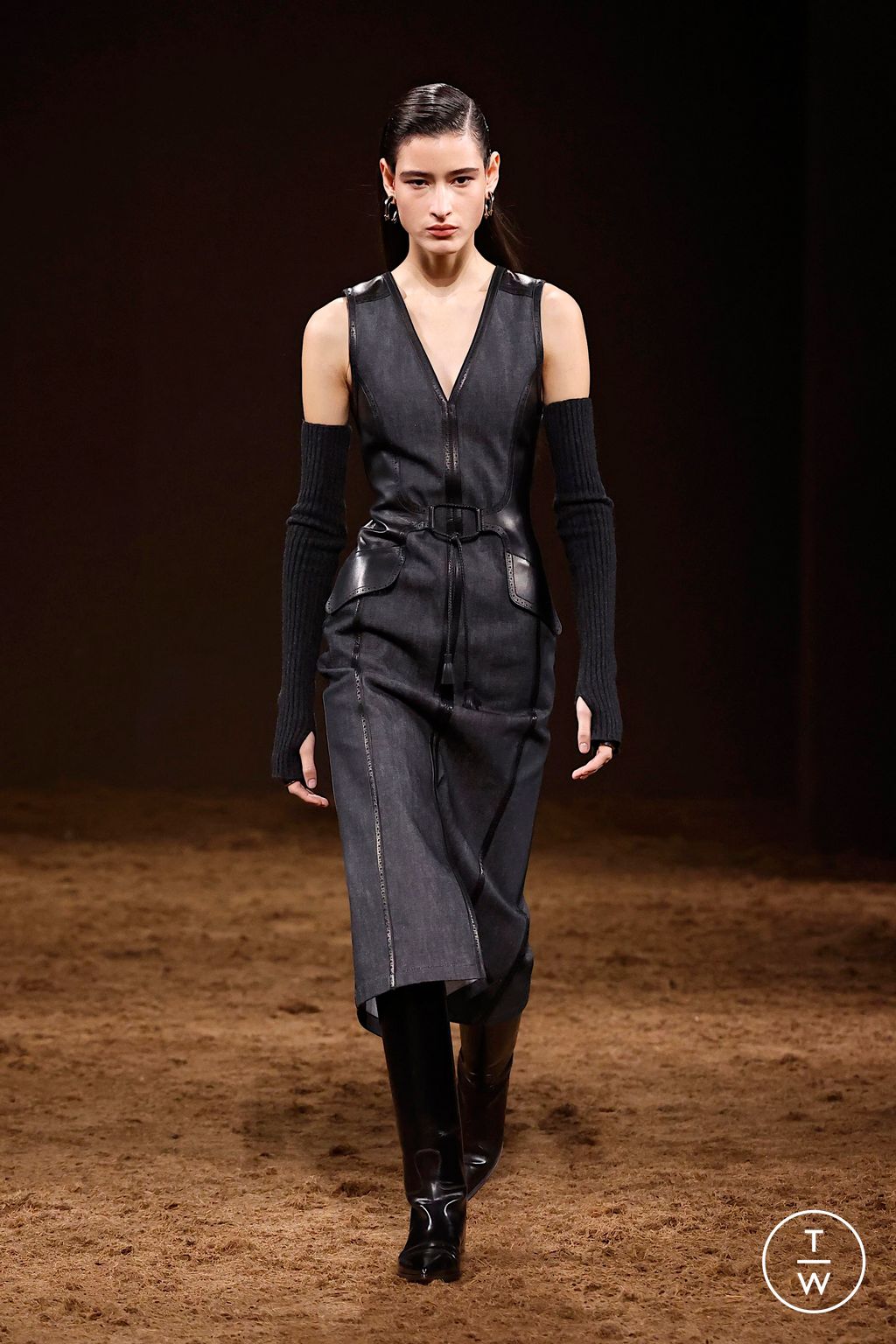 Fashion Week Paris Fall/Winter 2025 look 7 de la collection Hermès womenswear
