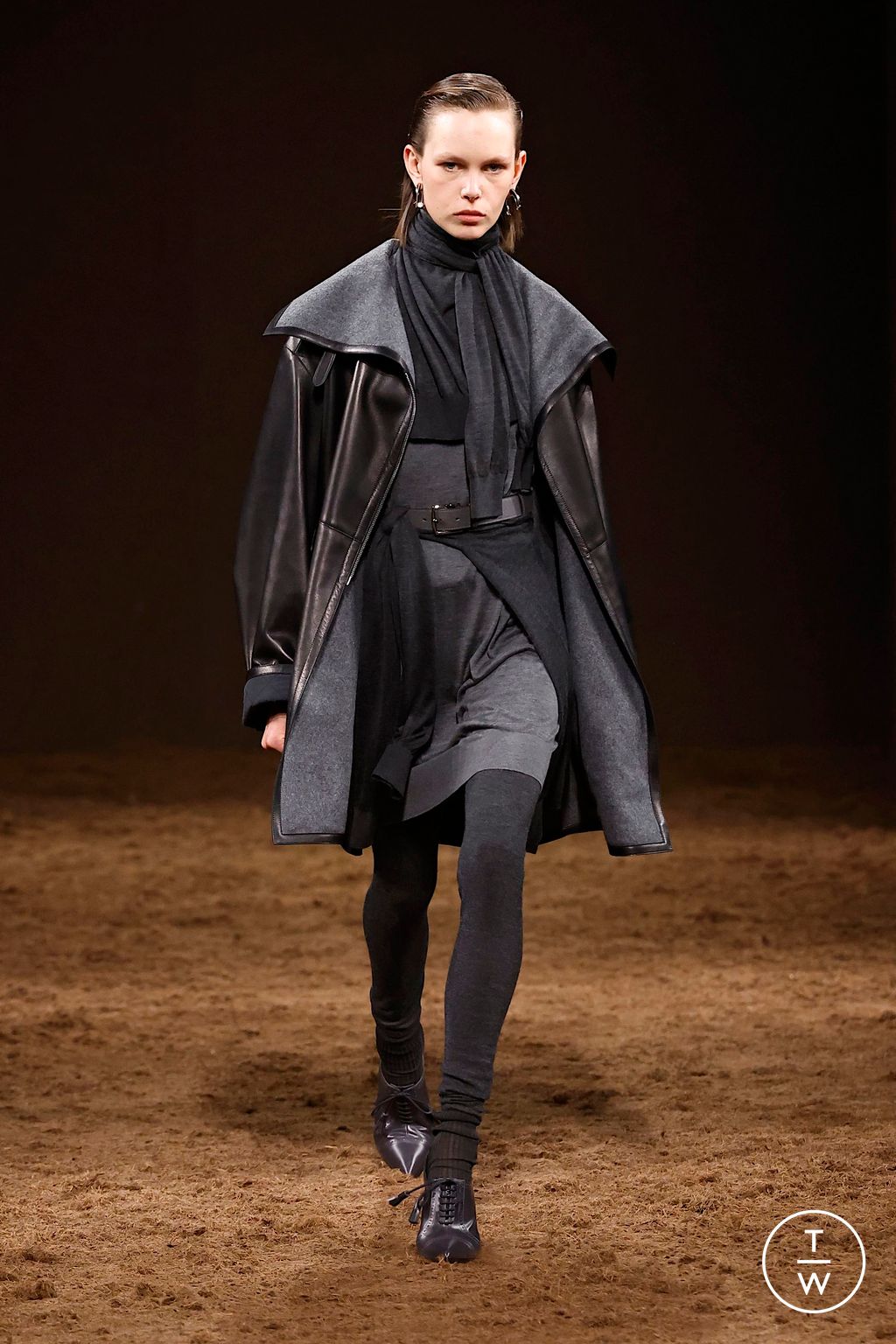 Fashion Week Paris Fall/Winter 2025 look 9 from the Hermès collection womenswear
