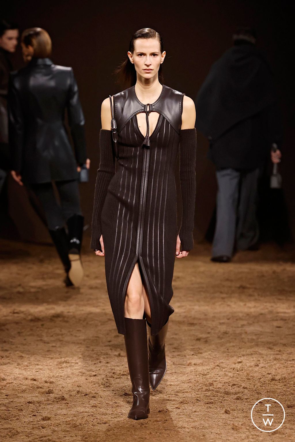 Fashion Week Paris Fall/Winter 2025 look 40 from the Hermès collection 女装