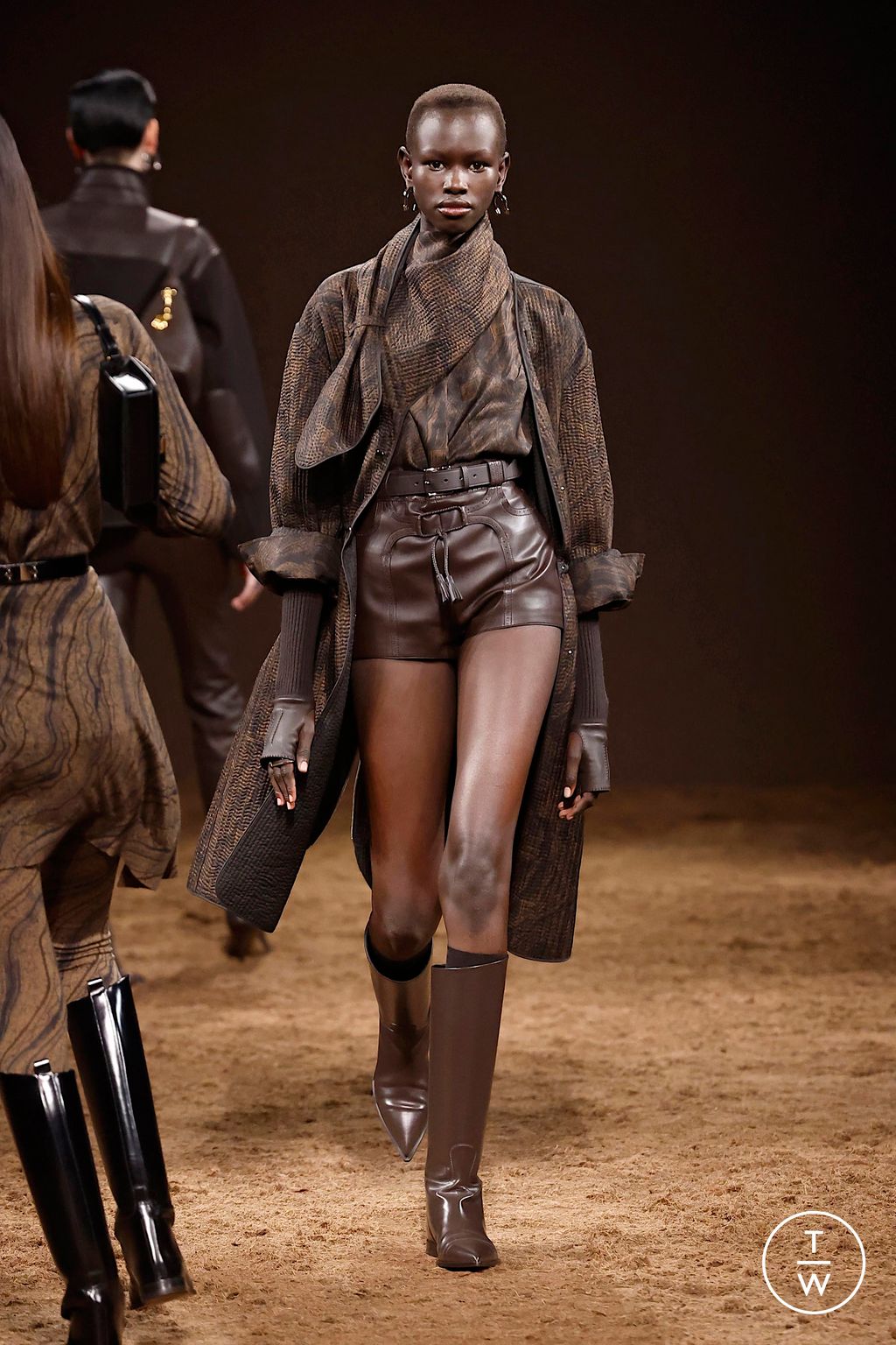 Fashion Week Paris Fall/Winter 2025 look 57 de la collection Hermès womenswear