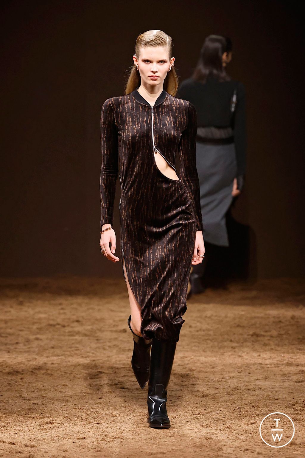 Fashion Week Paris Fall/Winter 2025 look 58 de la collection Hermès womenswear