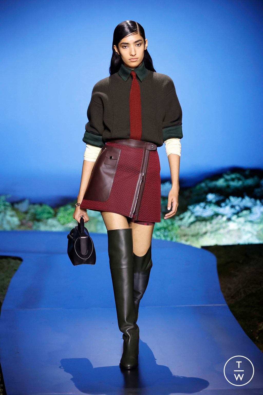 Fashion Week Paris Fall/Winter 2026 look 35 from the Hermès collection womenswear